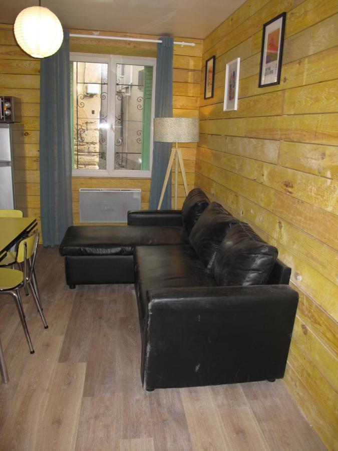 Appartement T1 Bis Cosy Avec Patio 17 Bis Tourbes Dış mekan fotoğraf
